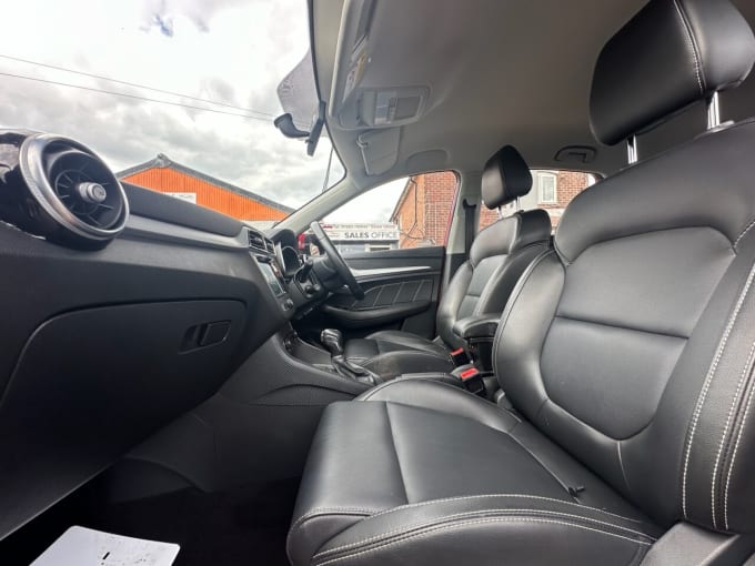 2025 Mg Mg Zs