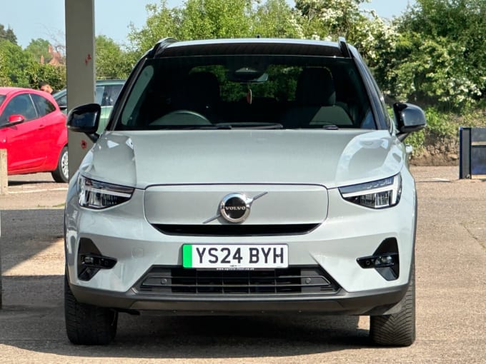 2025 Volvo Xc40