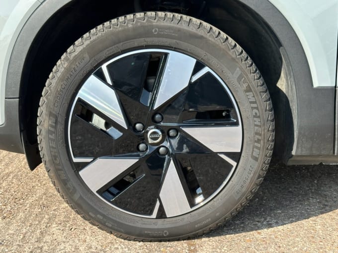 2025 Volvo Xc40