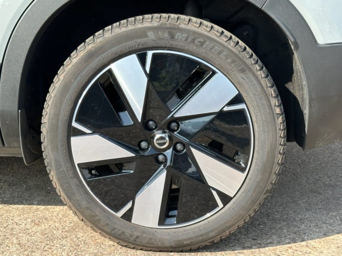 2025 Volvo Xc40