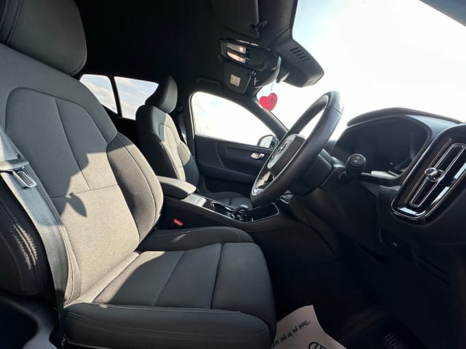2025 Volvo Xc40