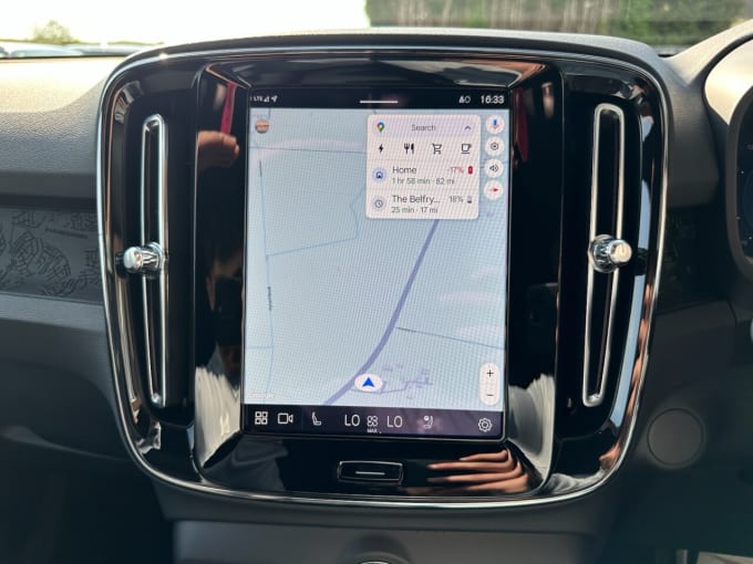 2025 Volvo Xc40