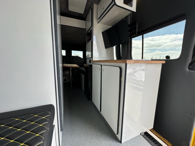 2025 Mercedes-benz Sprinter