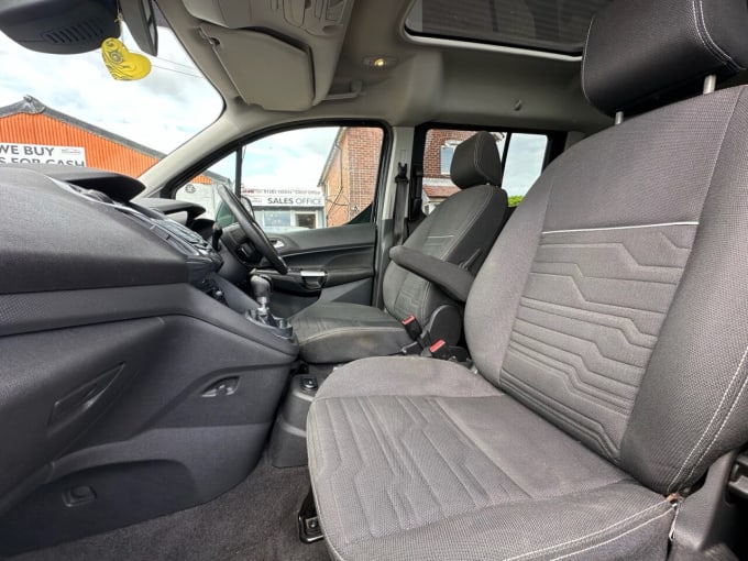 2025 Ford Grand Tourneo Connect