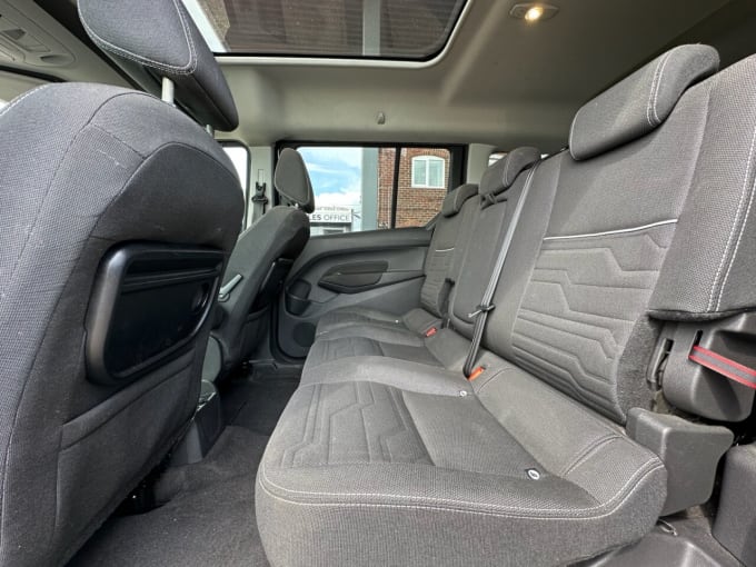 2025 Ford Grand Tourneo Connect