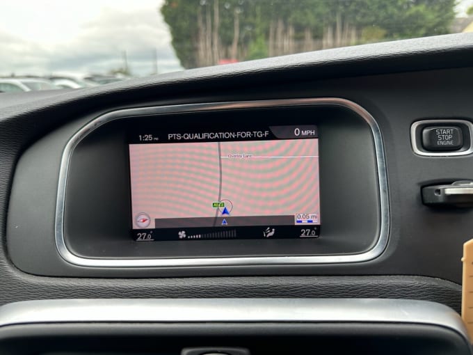 2025 Volvo V40