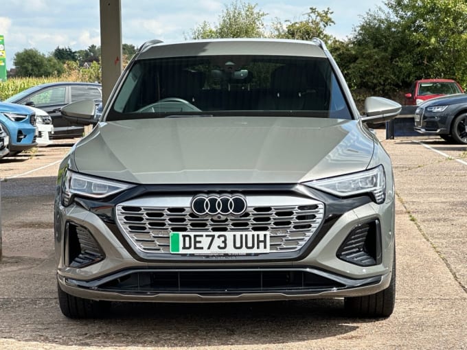 2025 Audi Q8 E-tron