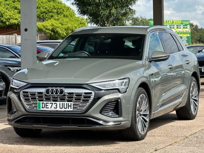 2025 Audi Q8 E-tron