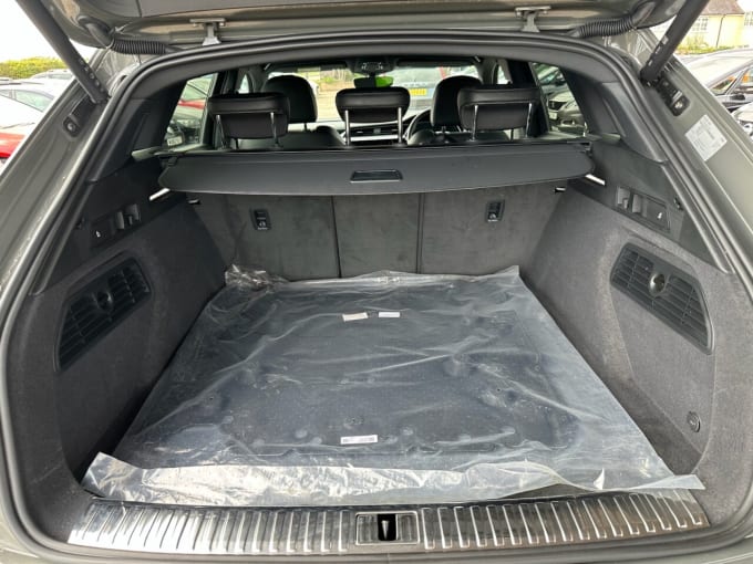 2025 Audi Q8 E-tron