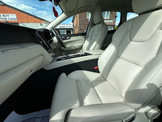 2025 Volvo Xc60