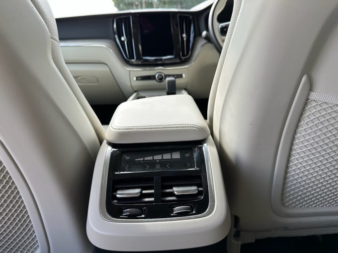 2025 Volvo Xc60