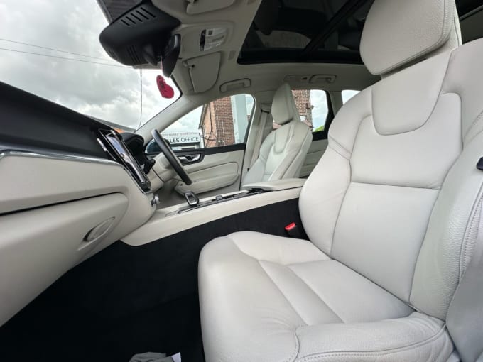 2025 Volvo Xc60