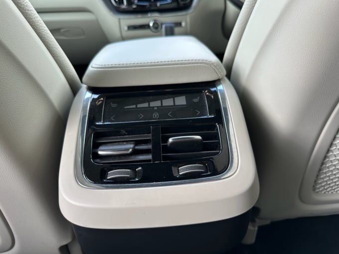 2025 Volvo Xc60