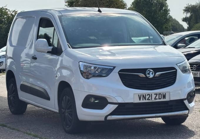 2025 Vauxhall Combo