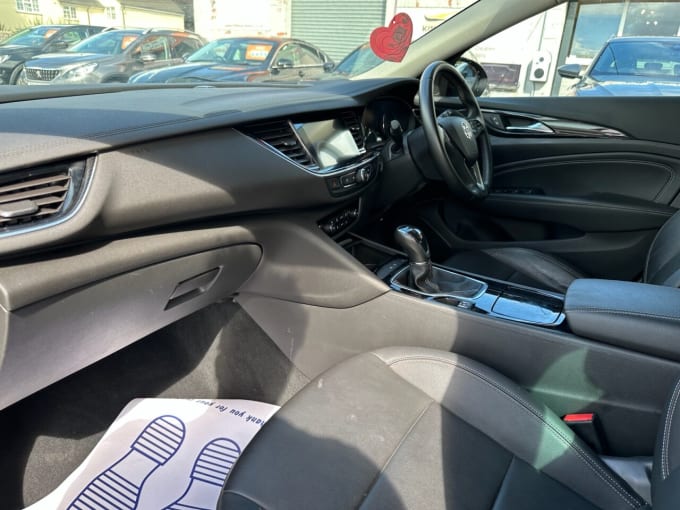 2025 Vauxhall Insignia