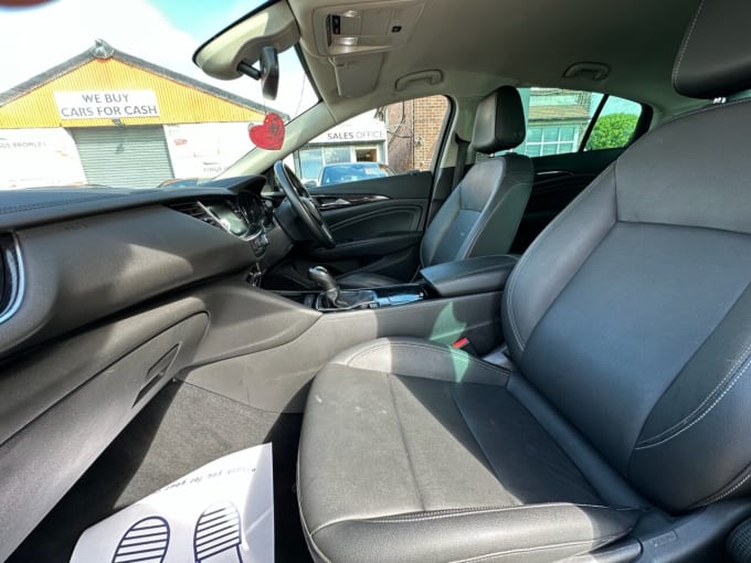 2025 Vauxhall Insignia