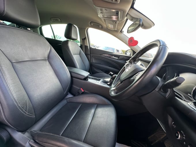 2025 Vauxhall Insignia