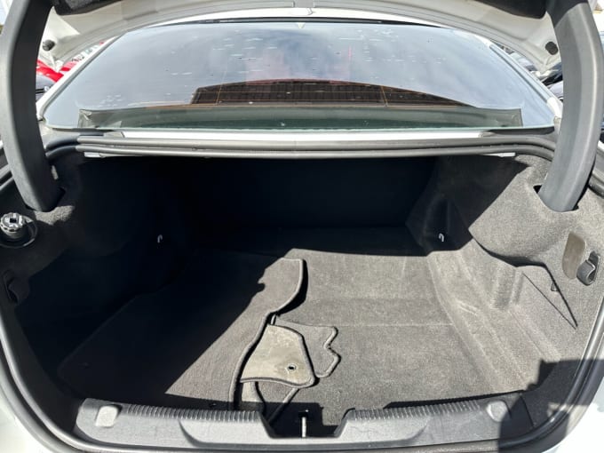 2025 Jaguar Xe