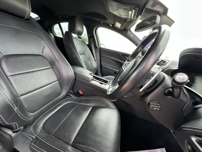 2025 Jaguar Xe