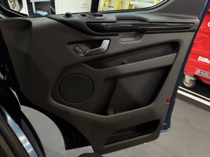 2025 Ford Transit Custom
