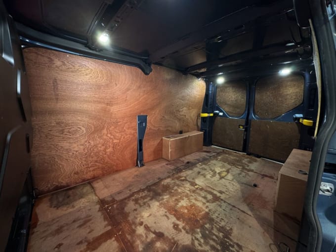 2025 Ford Transit Custom