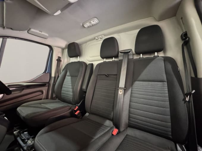 2025 Ford Transit Custom