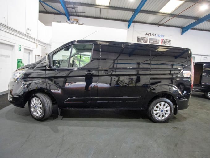 2024 Ford Transit Custom