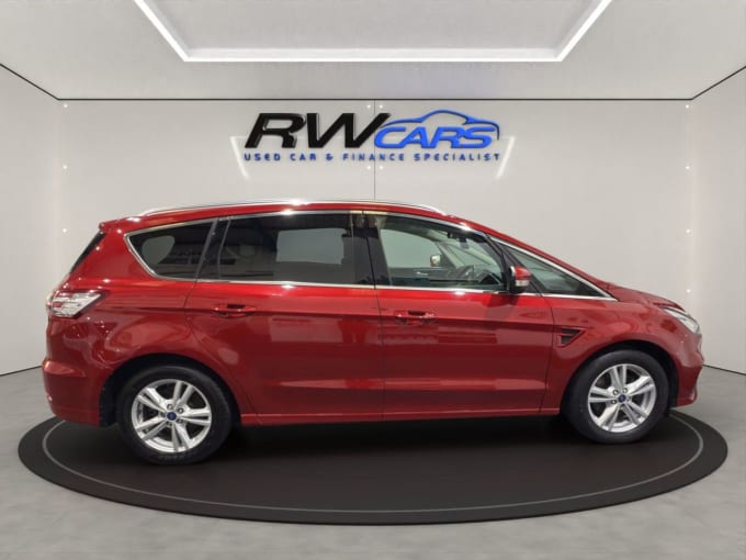 2025 Ford S-max