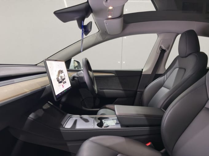 2025 Tesla Model Y