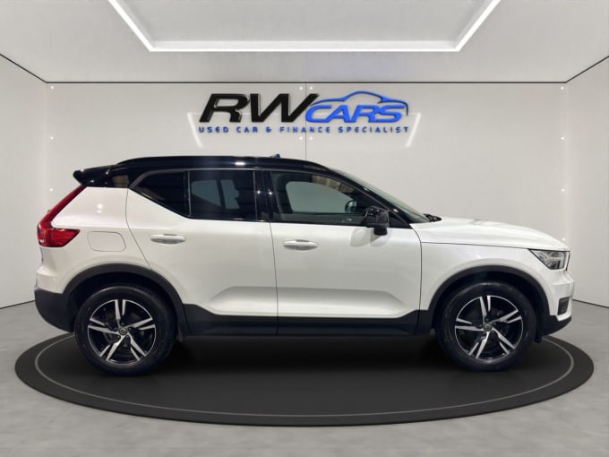 2025 Volvo Xc40