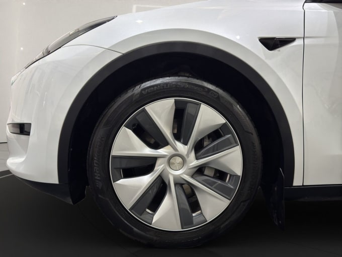 2025 Tesla Model Y