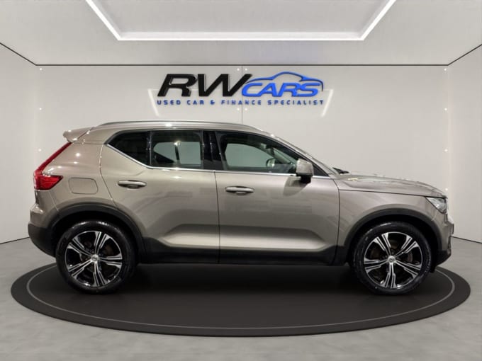 2025 Volvo Xc40