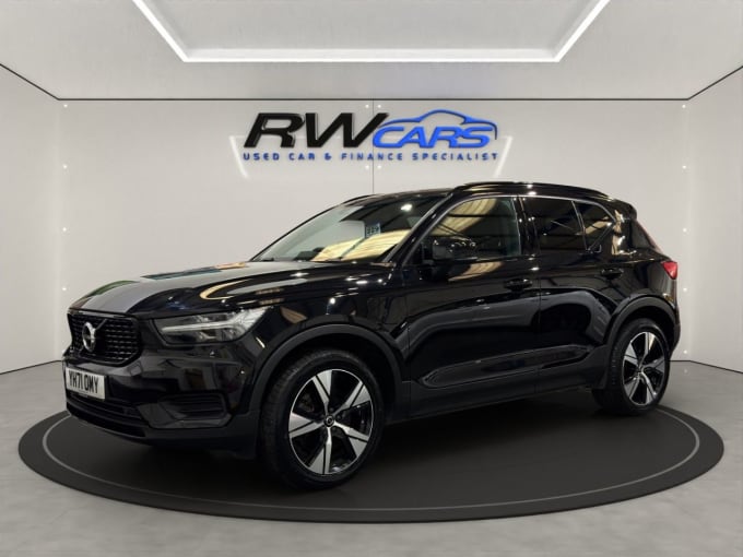 2025 Volvo Xc40