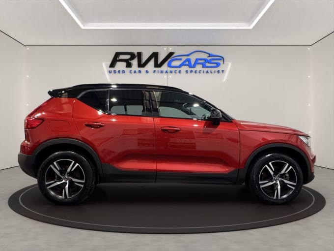 2025 Volvo Xc40