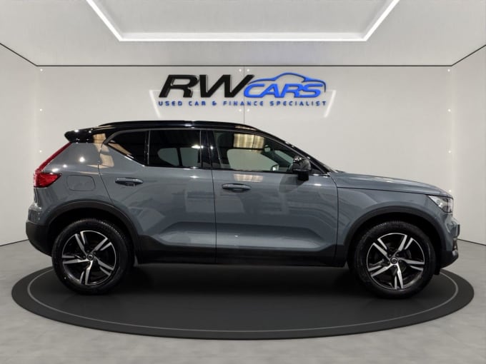 2025 Volvo Xc40