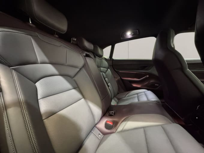 2025 Porsche Taycan