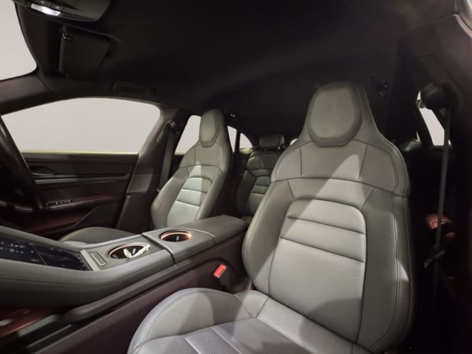 2025 Porsche Taycan