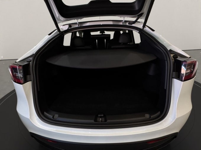 2025 Tesla Model Y