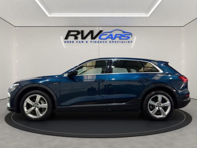 2025 Audi E-tron