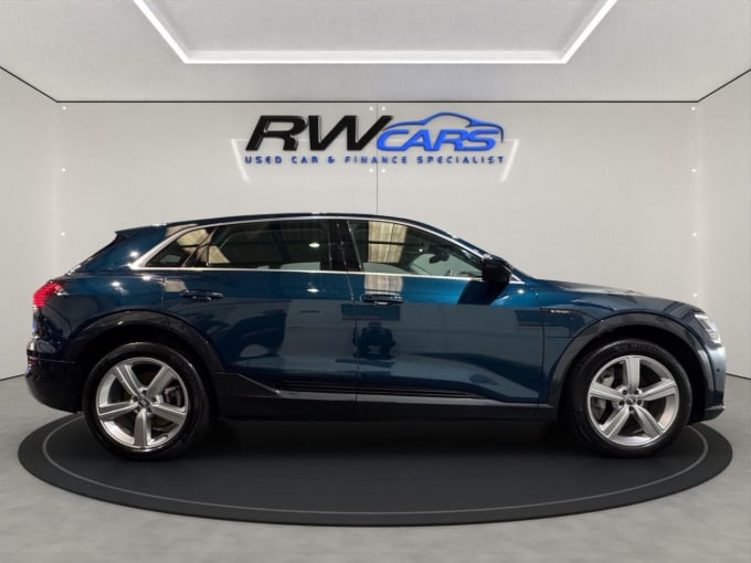 2025 Audi E-tron