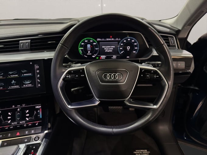 2025 Audi E-tron
