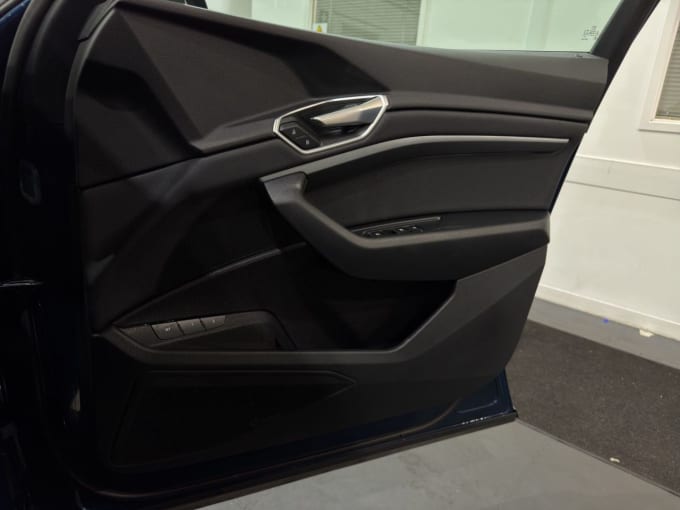 2025 Audi E-tron