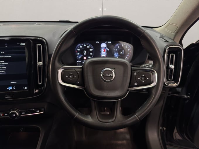 2025 Volvo Xc40