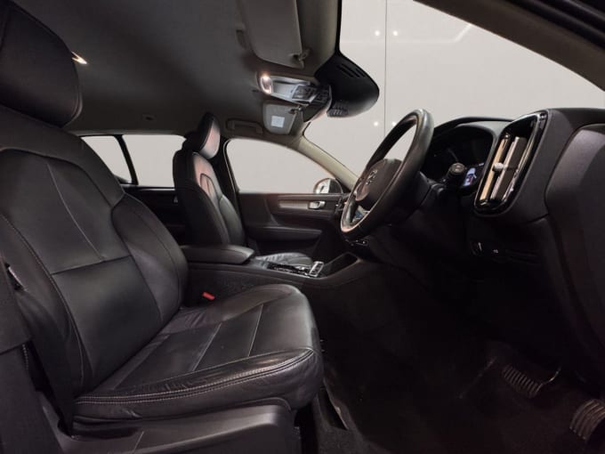 2025 Volvo Xc40