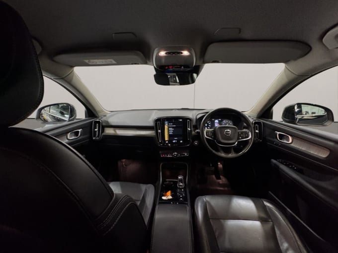 2025 Volvo Xc40