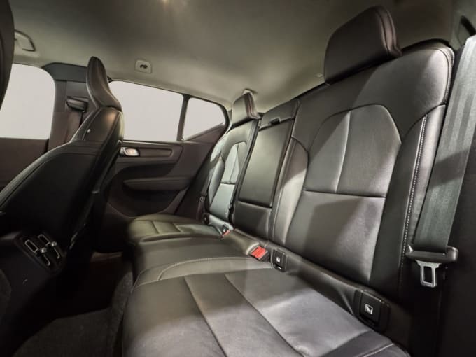 2025 Volvo Xc40