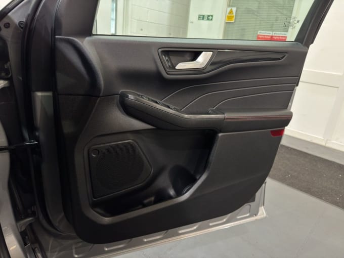 2025 Ford Kuga