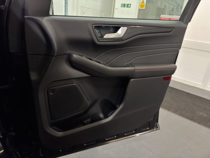2025 Ford Kuga