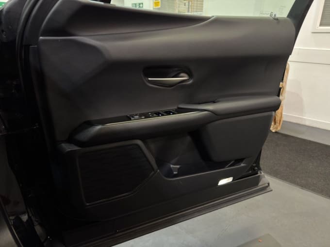 2025 Lexus Ux