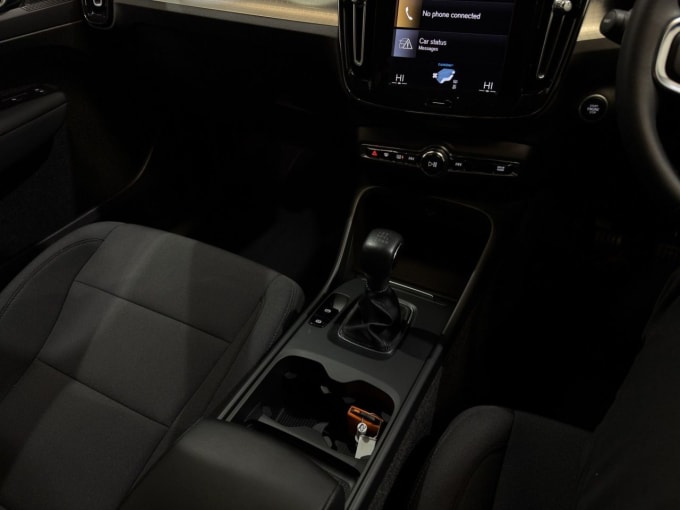 2025 Volvo Xc40